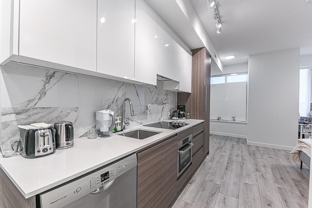 1714 10626 City Parkway, Surrey, British Columbia  V3T 0S3 - Photo 4 - R3150749