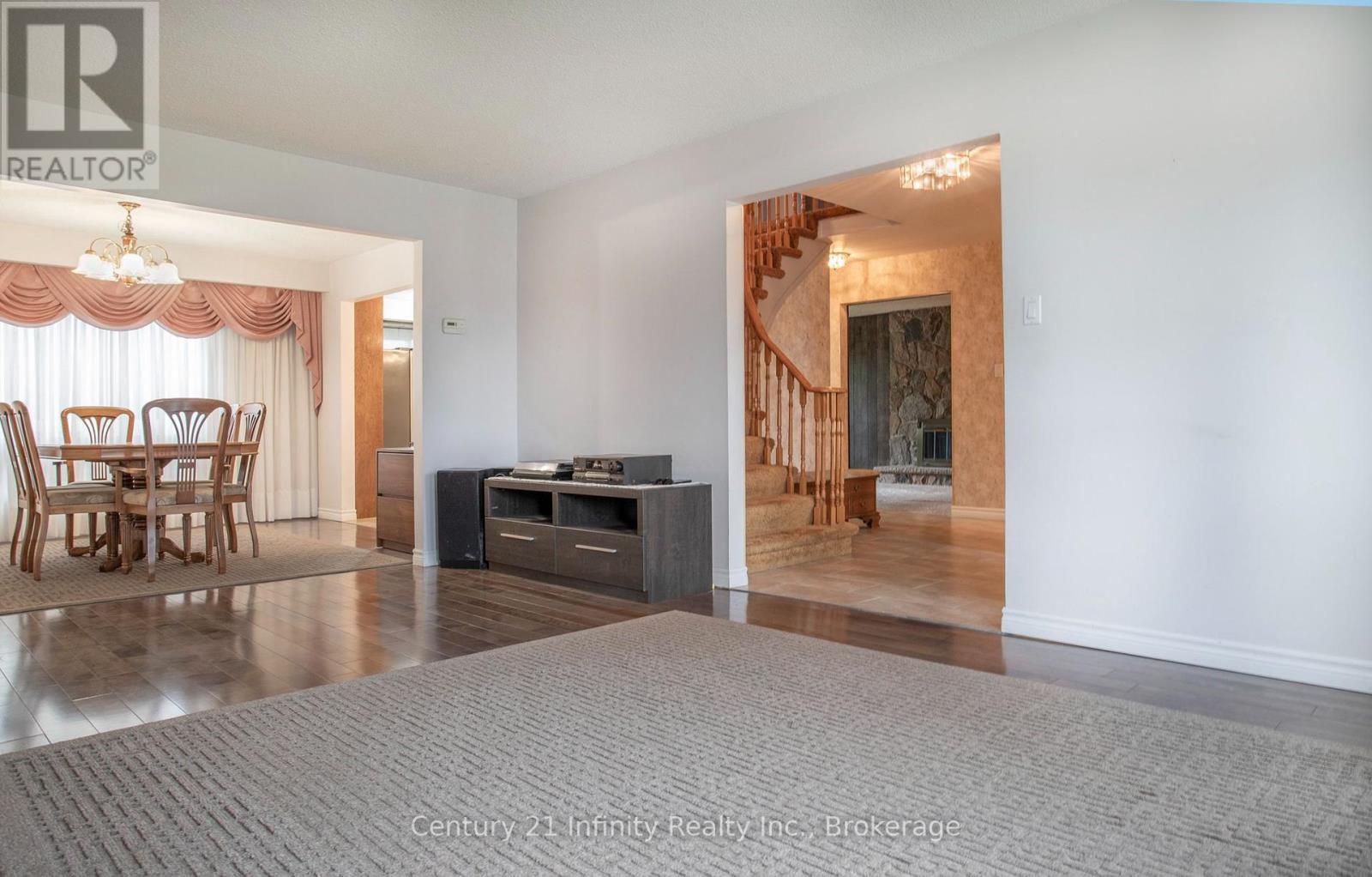 933 Oklahoma Drive, Pickering, Ontario  L1W 3G1 - Photo 6 - E13615486