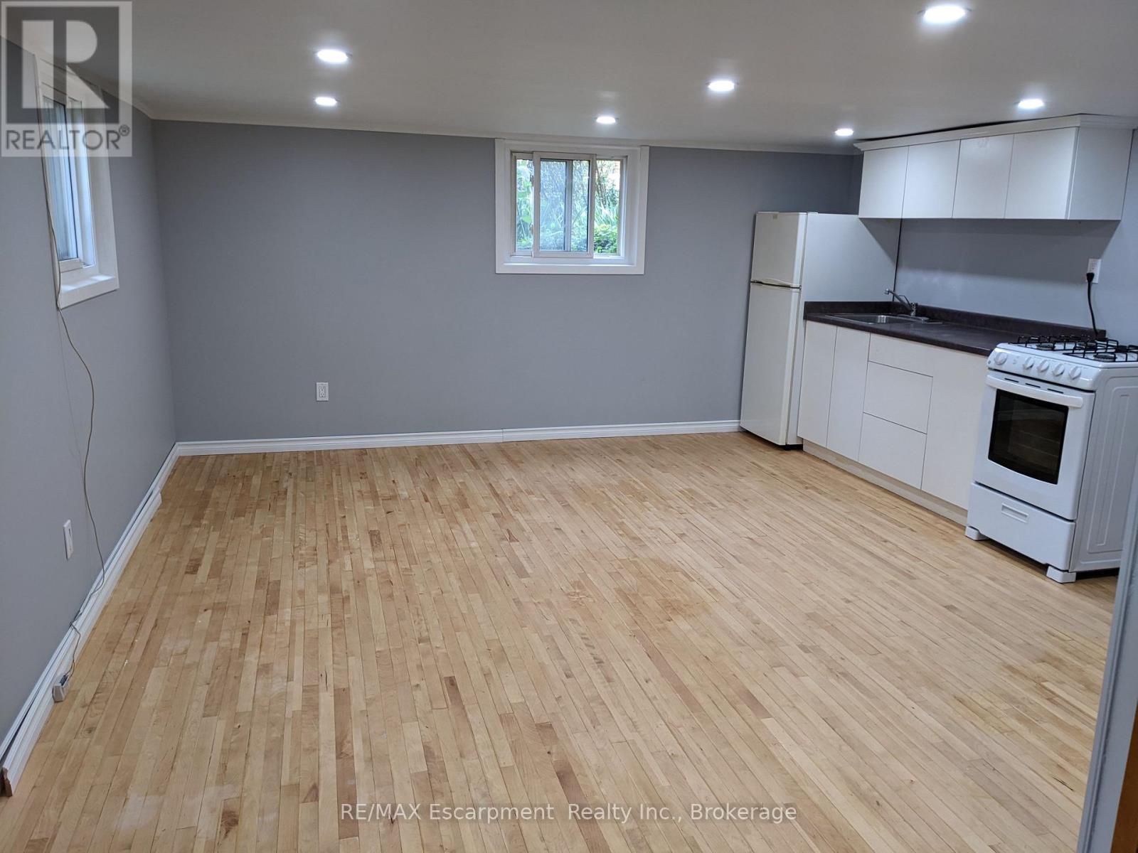 5 - 158 James Street, St. Catharines, Ontario  L2R 5C5 - Photo 2 - X13615538