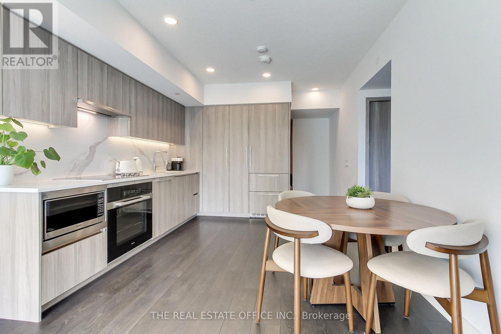 611 - 1 CONCORD CITYPLACE WAY