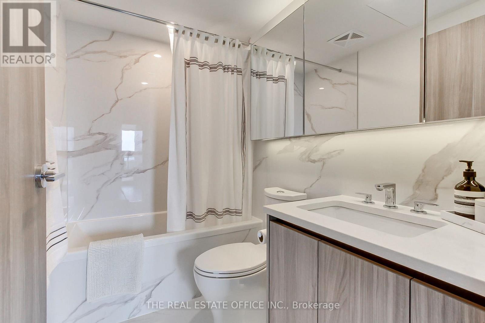 611 - 1 Concord Cityplace Way, Toronto, Ontario  M5V 0X3 - Photo 12 - C13615480