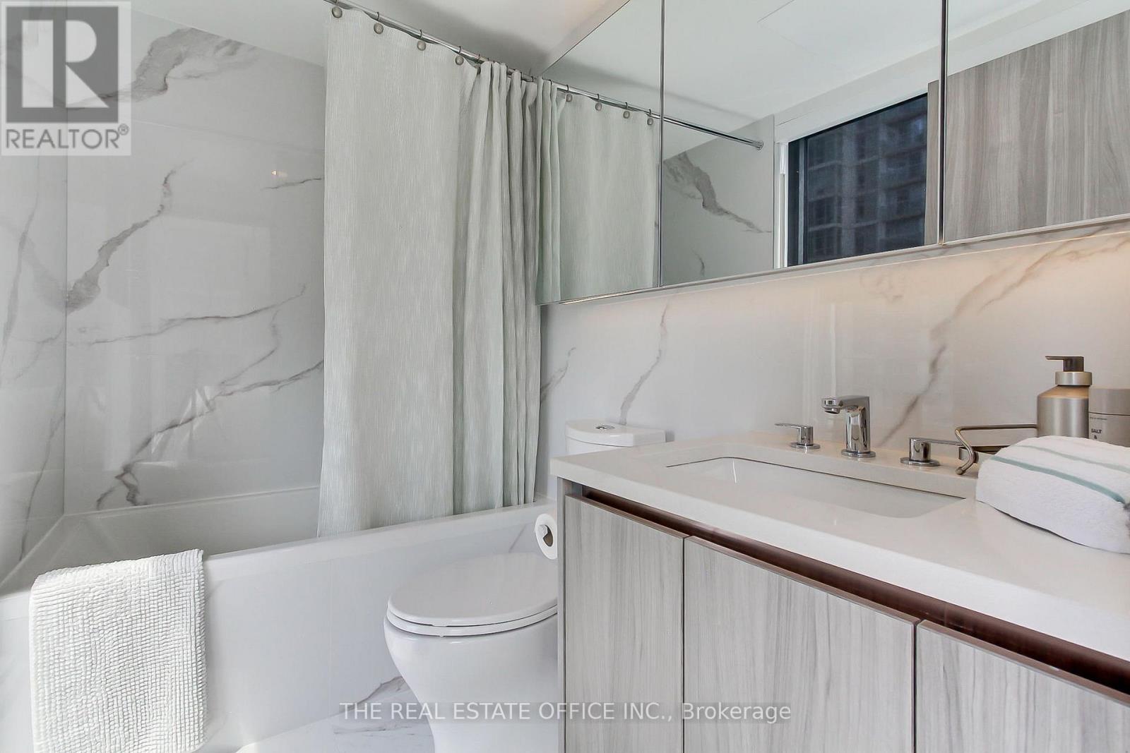 611 - 1 Concord Cityplace Way, Toronto, Ontario  M5V 0X3 - Photo 15 - C13615480