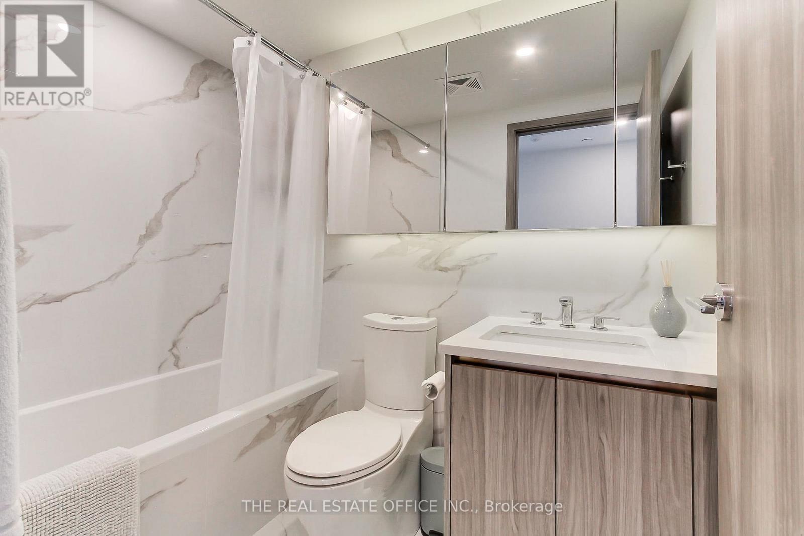 611 - 1 Concord Cityplace Way, Toronto, Ontario  M5V 0X3 - Photo 19 - C13615480