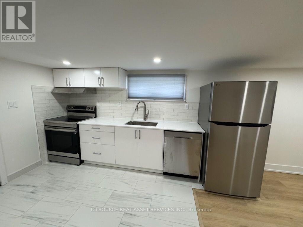 LOWER - 82 CLETA DRIVE, Toronto, Ontario