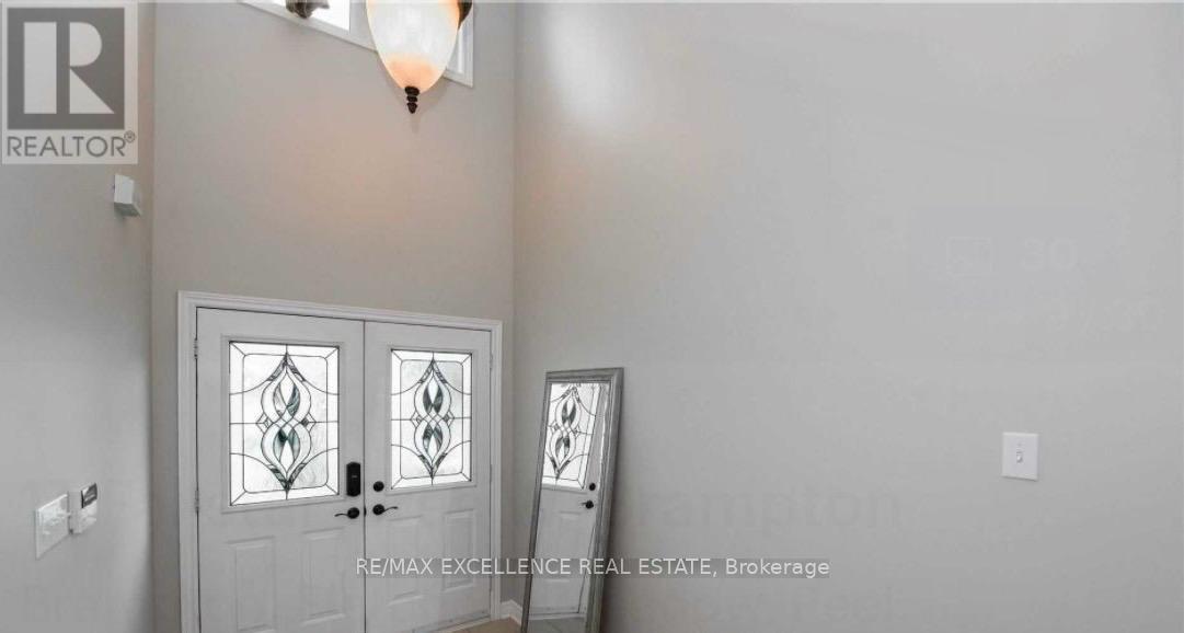 17 Fallstar Crescent, Brampton, Ontario  L7A 2J5 - Photo 3 - W13615460
