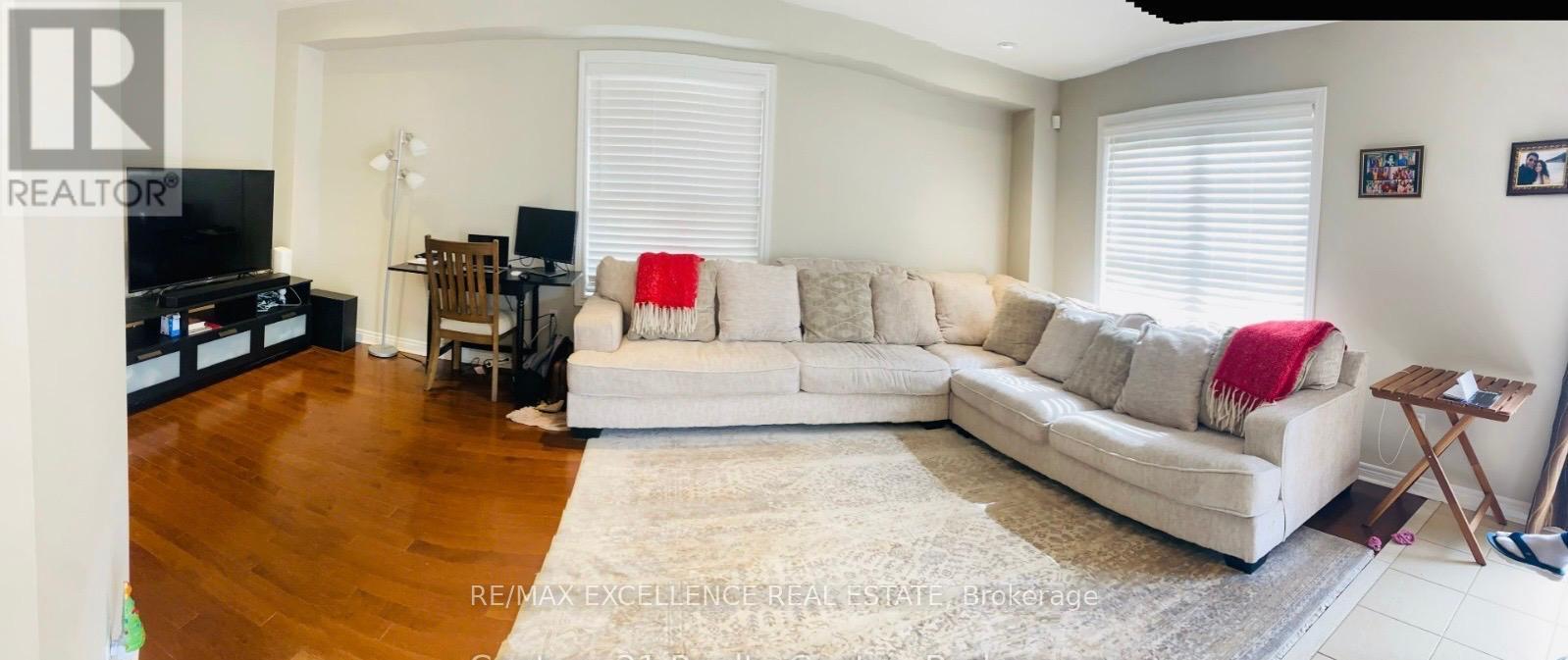 17 Fallstar Crescent, Brampton, Ontario  L7A 2J5 - Photo 4 - W13615460