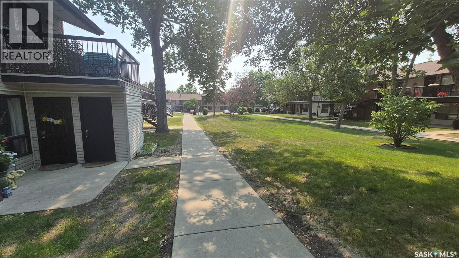 66 Gore Place, Regina, Saskatchewan  S4T 7S4 - Photo 2 - SK043836