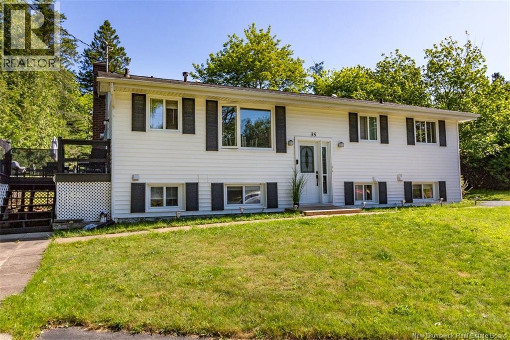 35 Parkdale Avenue, Rothesay, New Brunswick  E2E 3P1 - Photo 1 - NB144902