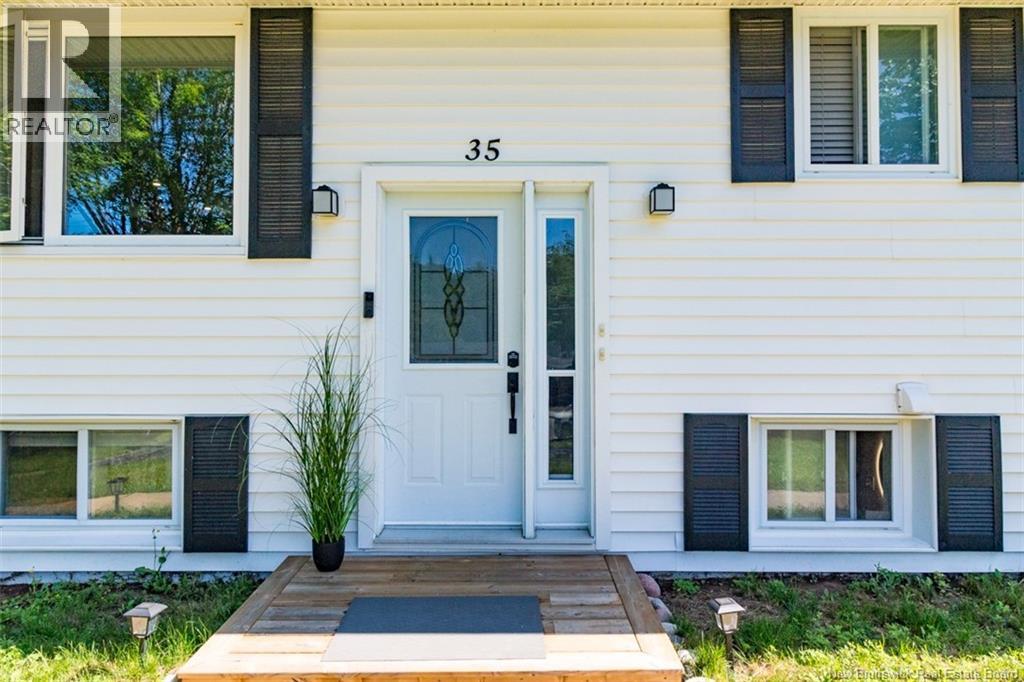 35 Parkdale Avenue, Rothesay, New Brunswick  E2E 3P1 - Photo 3 - NB144902
