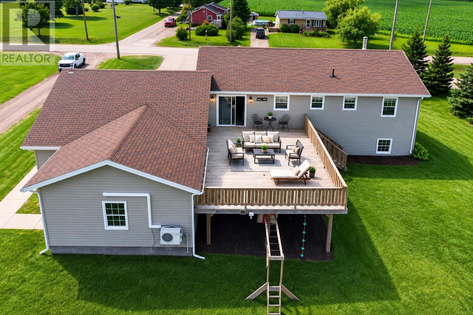 207 North Drive, Summerside, Prince Edward Island C1N 4E9 - Photo 3 - 202618940