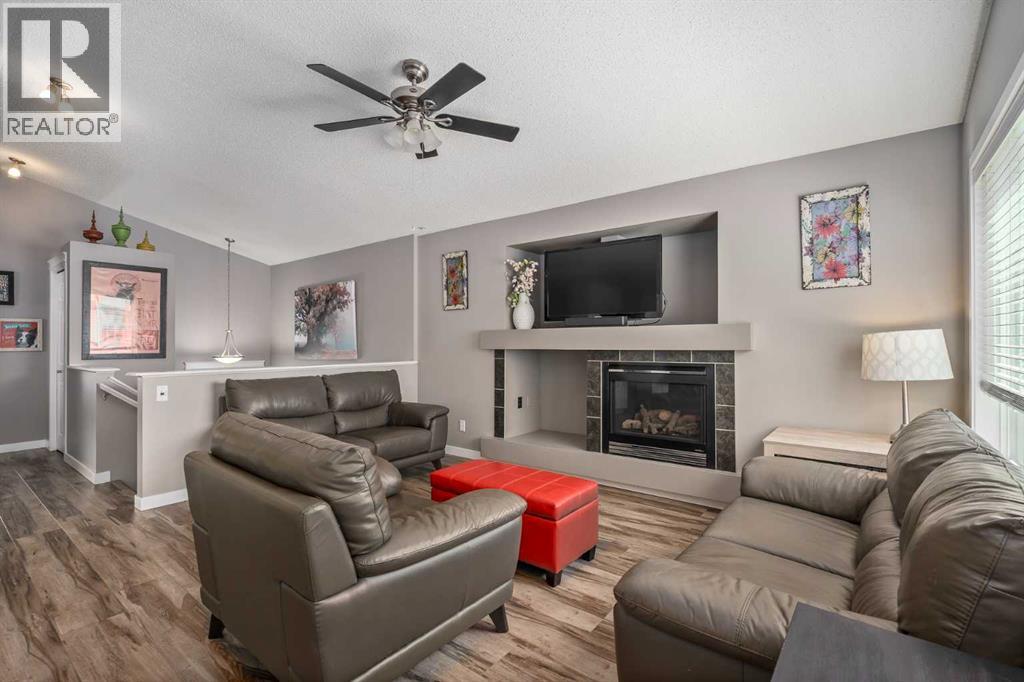 2367 Sagewood Gate SW, Airdrie, Alberta  T4B 3M7 - Photo 8 - A2319436