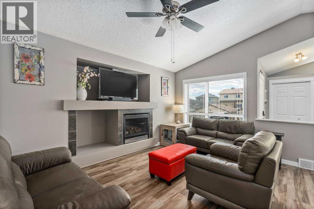 2367 Sagewood Gate SW, Airdrie, Alberta  T4B 3M7 - Photo 7 - A2319436