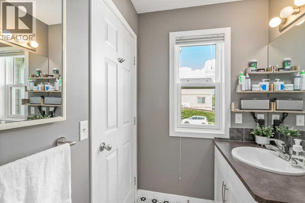 2367 Sagewood Gate SW, Airdrie, Alberta  T4B 3M7 - Photo 21 - A2319436