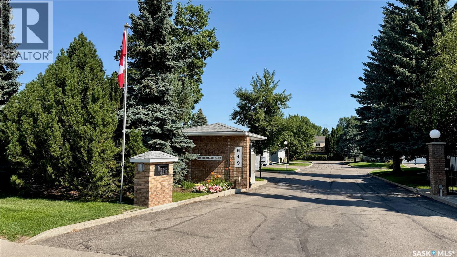114 619 Heritage Lane, Saskatoon, Saskatchewan  S7H 5P6 - Photo 4 - SK043929