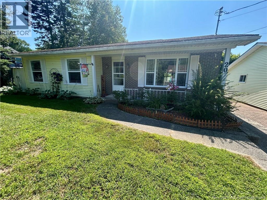 20 Crestwood Drive, Grand Bay-Westfield, New Brunswick  E5K 2T2 - Photo 1 - NB144949