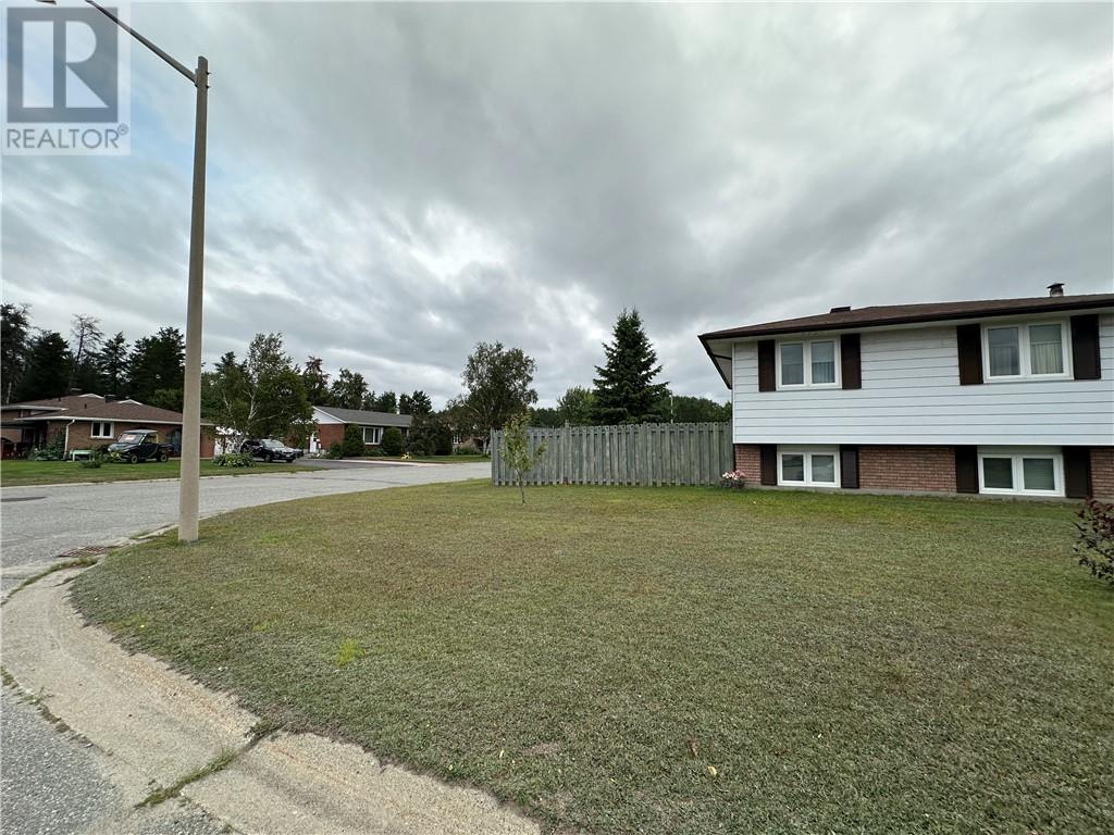 2 Aspen Court, Capreol, Ontario  P0M 1H0 - Photo 12 - 2129519
