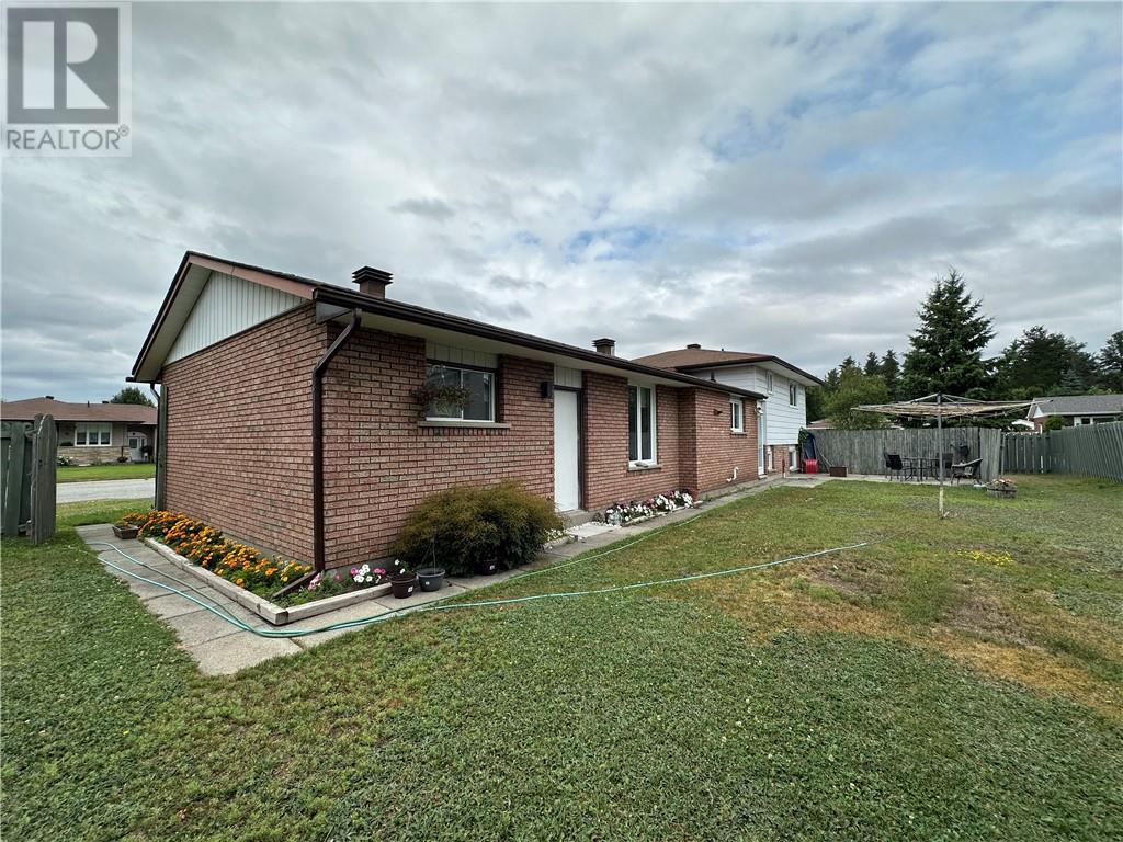 2 Aspen Court, Capreol, Ontario  P0M 1H0 - Photo 2 - 2129519