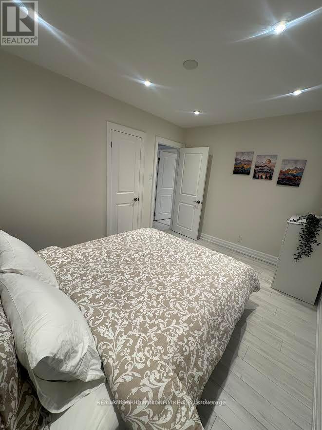 Main Floor - 71 Centre Avenue, Toronto, Ontario  M2M 2L4 - Photo 17 - C13615728