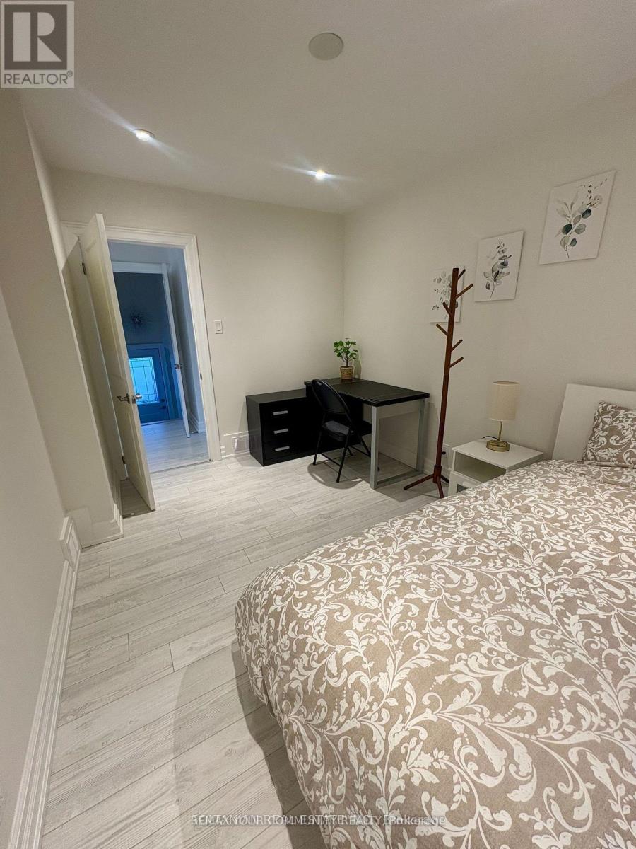 Main Floor - 71 Centre Avenue, Toronto, Ontario  M2M 2L4 - Photo 19 - C13615728