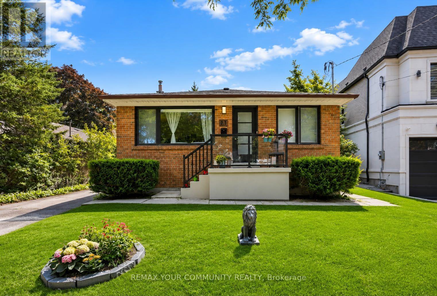 Main Floor - 71 Centre Avenue, Toronto, Ontario  M2M 2L4 - Photo 2 - C13615728