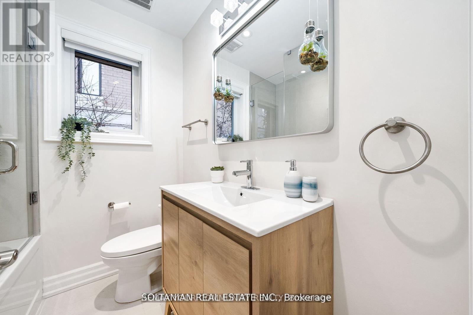 Main Floor - 71 Centre Avenue, Toronto, Ontario  M2M 2L4 - Photo 20 - C13615728