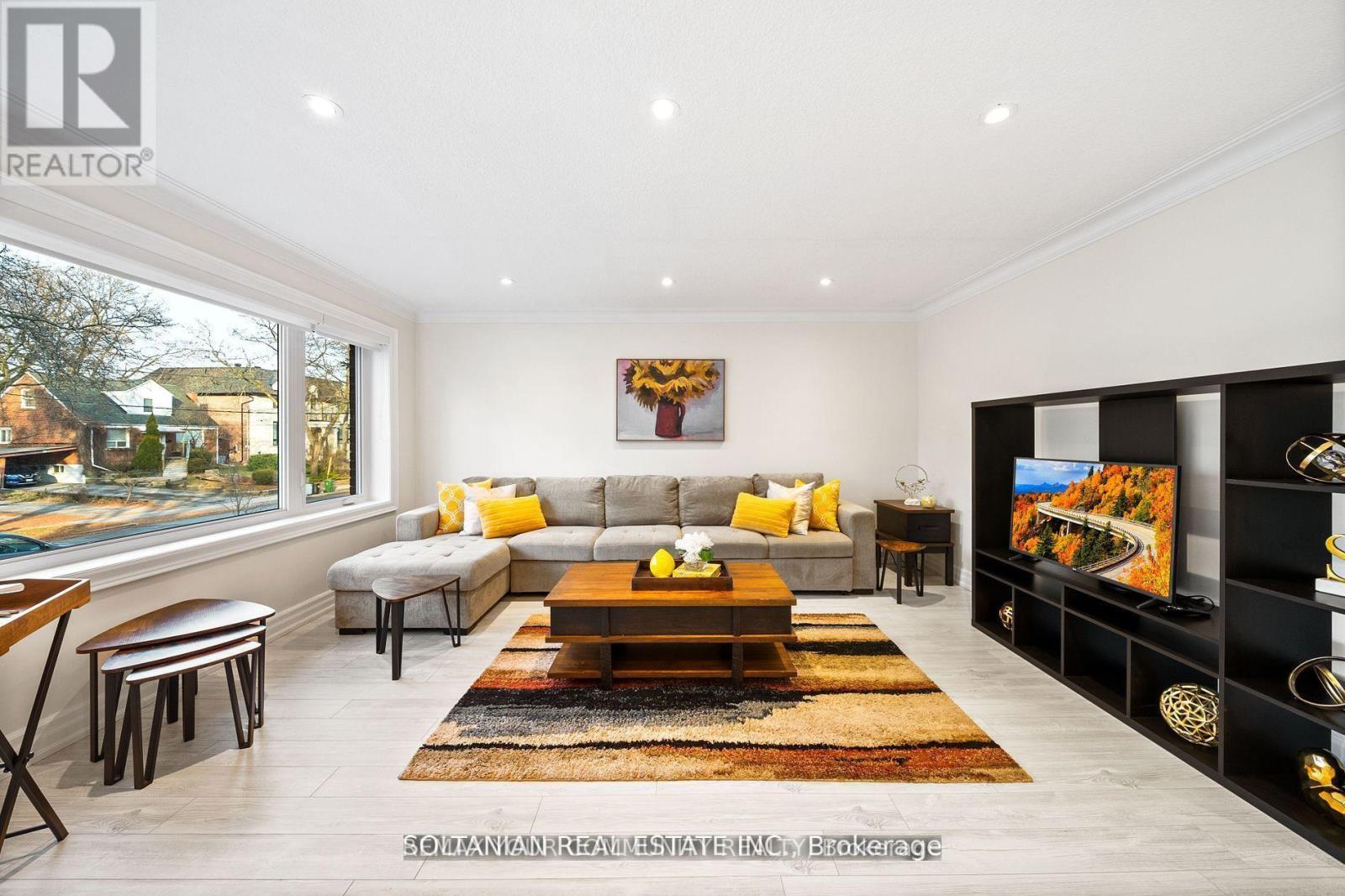 Main Floor - 71 Centre Avenue, Toronto, Ontario  M2M 2L4 - Photo 4 - C13615728