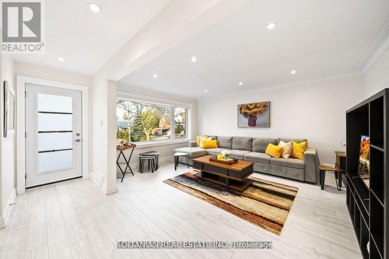 Main Floor - 71 Centre Avenue, Toronto, Ontario  M2M 2L4 - Photo 6 - C13615728