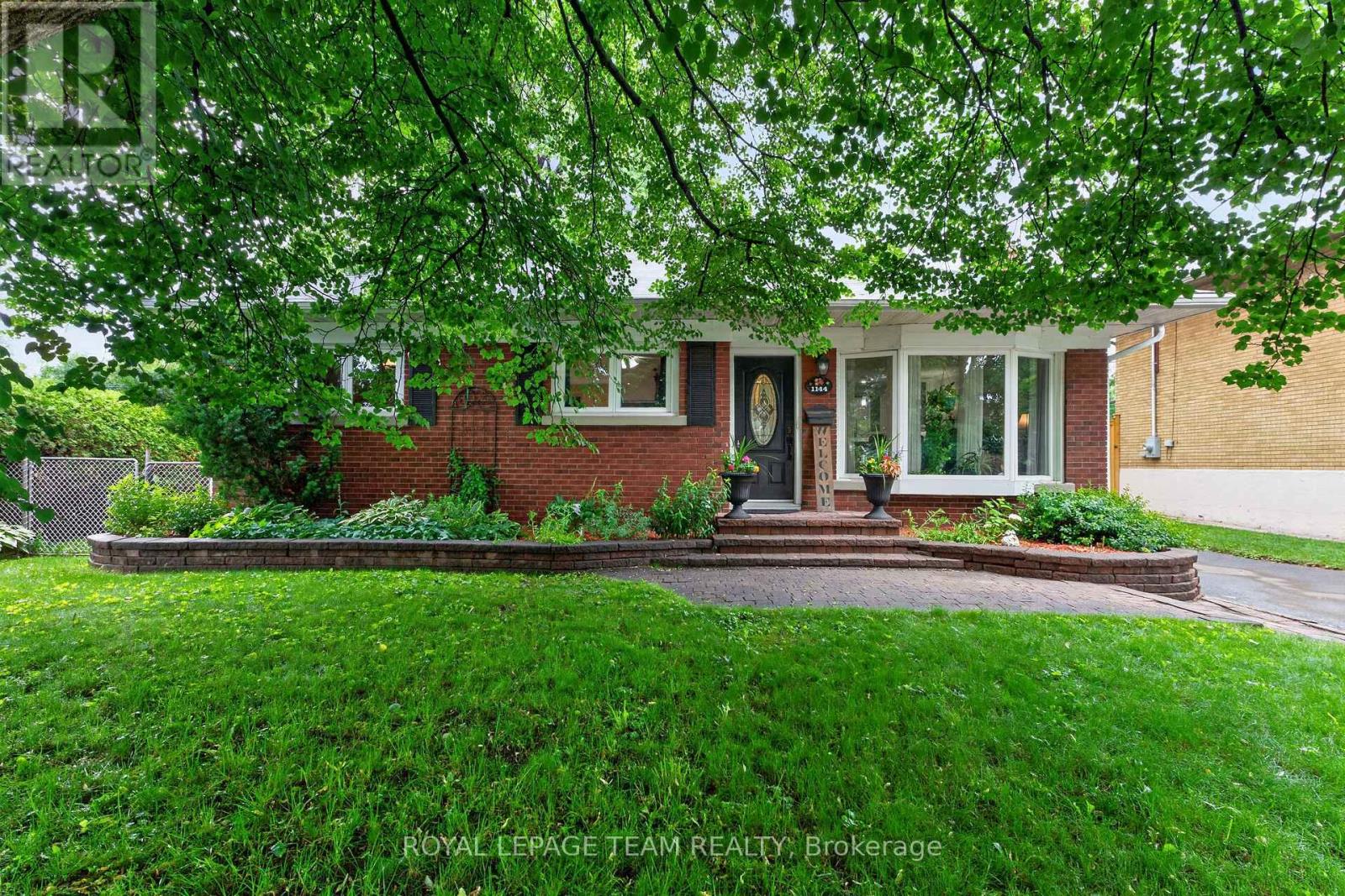 1144 Cline Crescent, Ottawa, Ontario  K2C 2P2 - Photo 3 - X13615702
