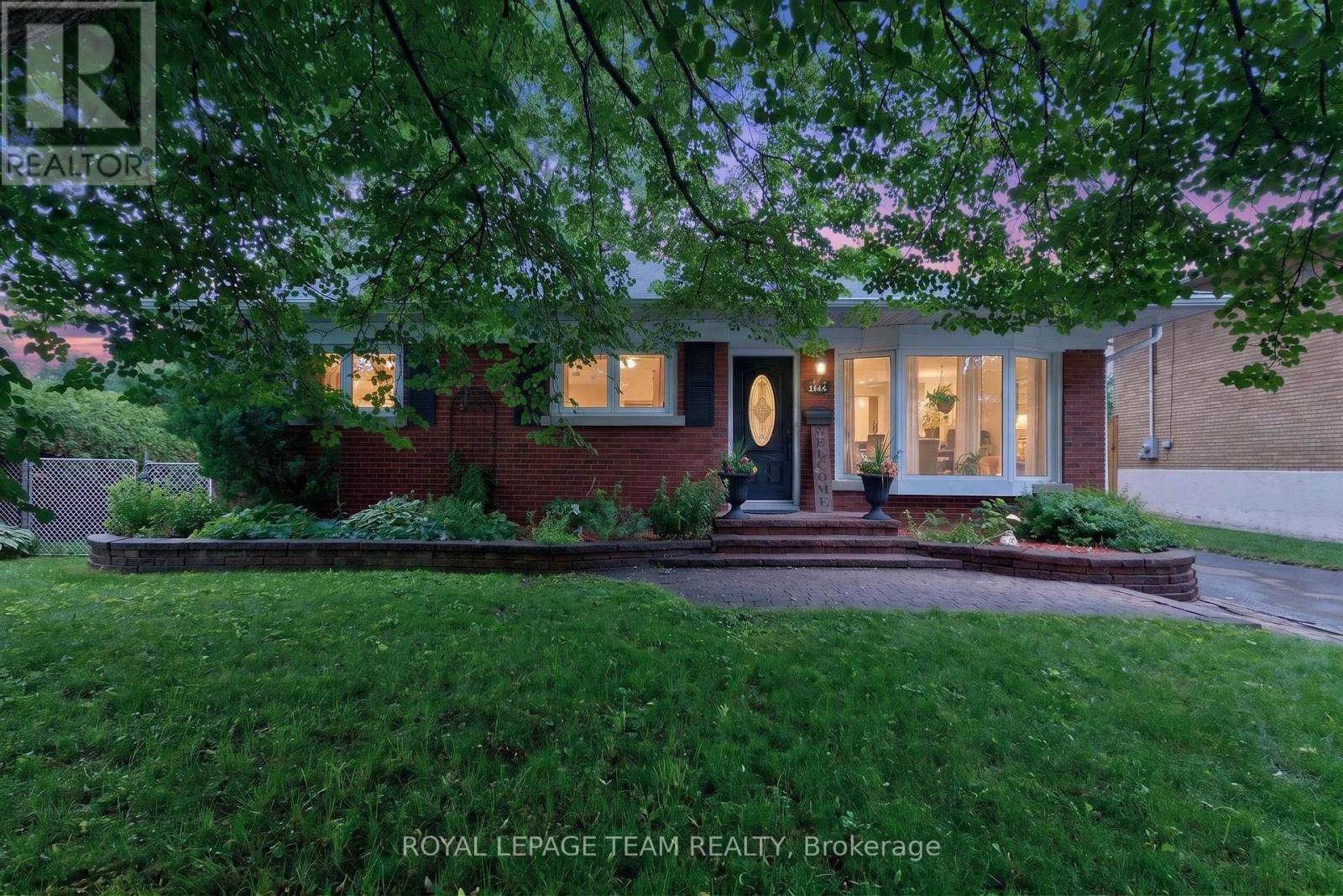 1144 Cline Crescent, Ottawa, Ontario  K2C 2P2 - Photo 4 - X13615702
