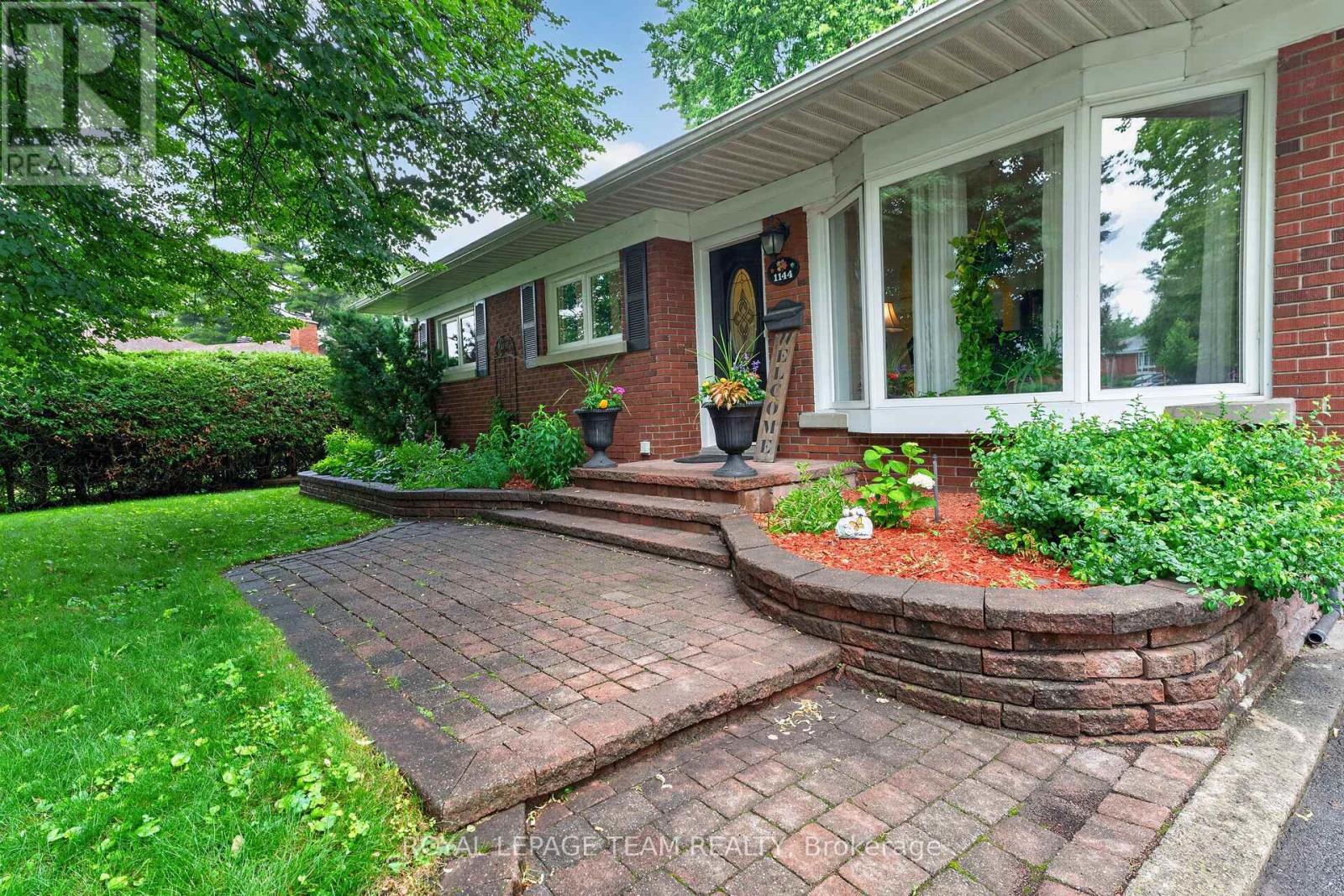 1144 Cline Crescent, Ottawa, Ontario  K2C 2P2 - Photo 5 - X13615702