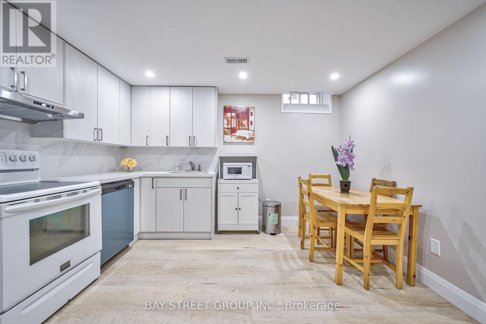 Room A - 169 Killian Road, Vaughan, Ontario  L6A 1A8 - Photo 15 - N13615652