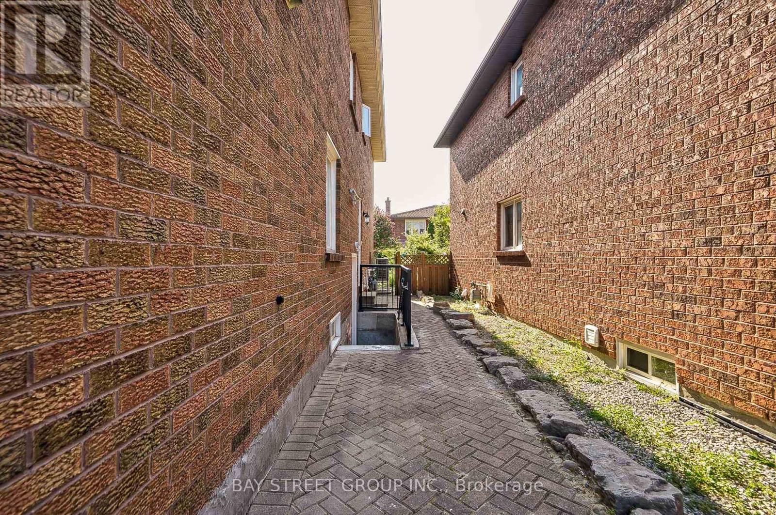 Room A - 169 Killian Road, Vaughan, Ontario  L6A 1A8 - Photo 3 - N13615652