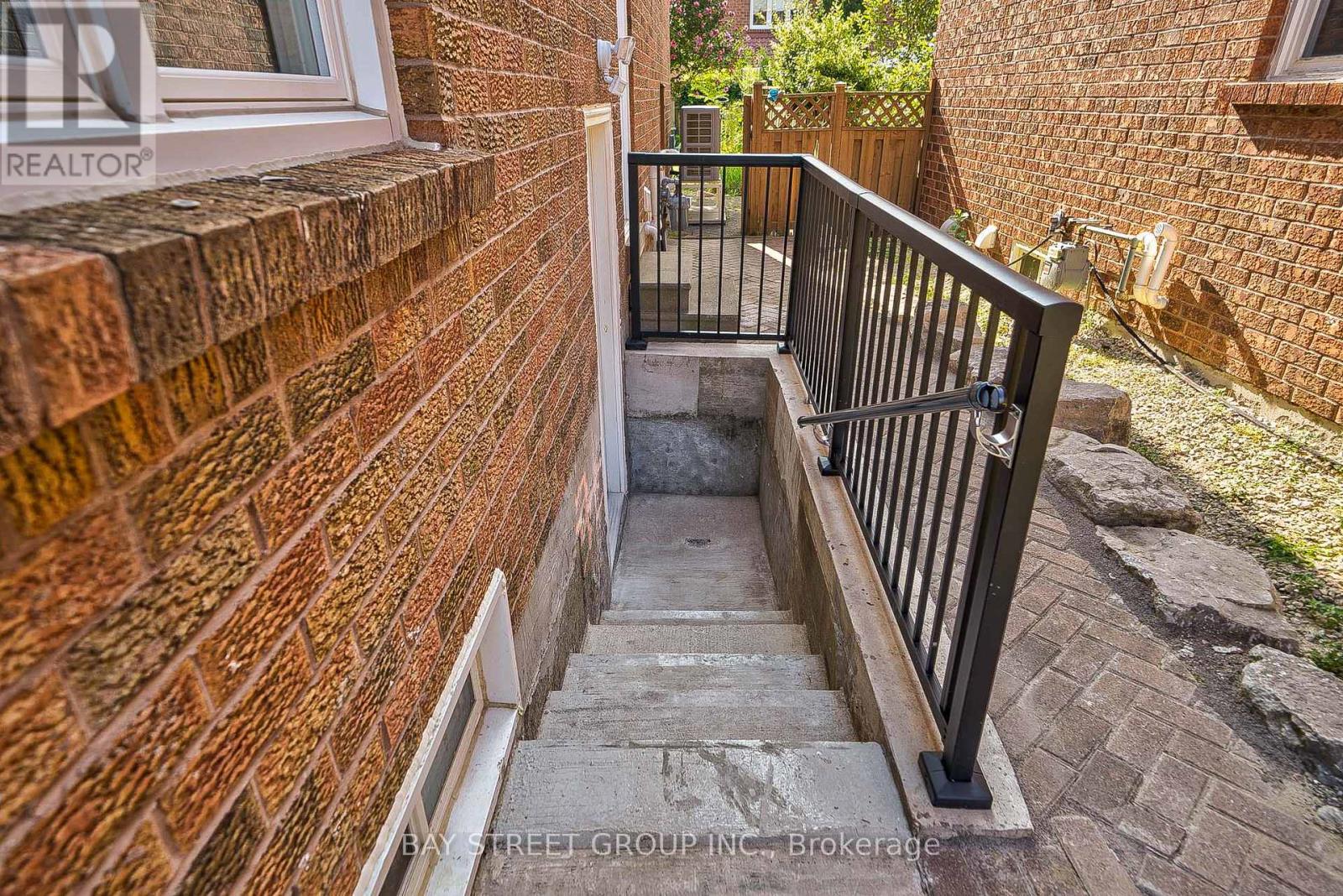 Room A - 169 Killian Road, Vaughan, Ontario  L6A 1A8 - Photo 5 - N13615652