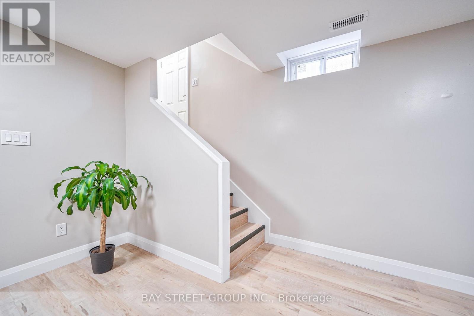 Room A - 169 Killian Road, Vaughan, Ontario  L6A 1A8 - Photo 7 - N13615652