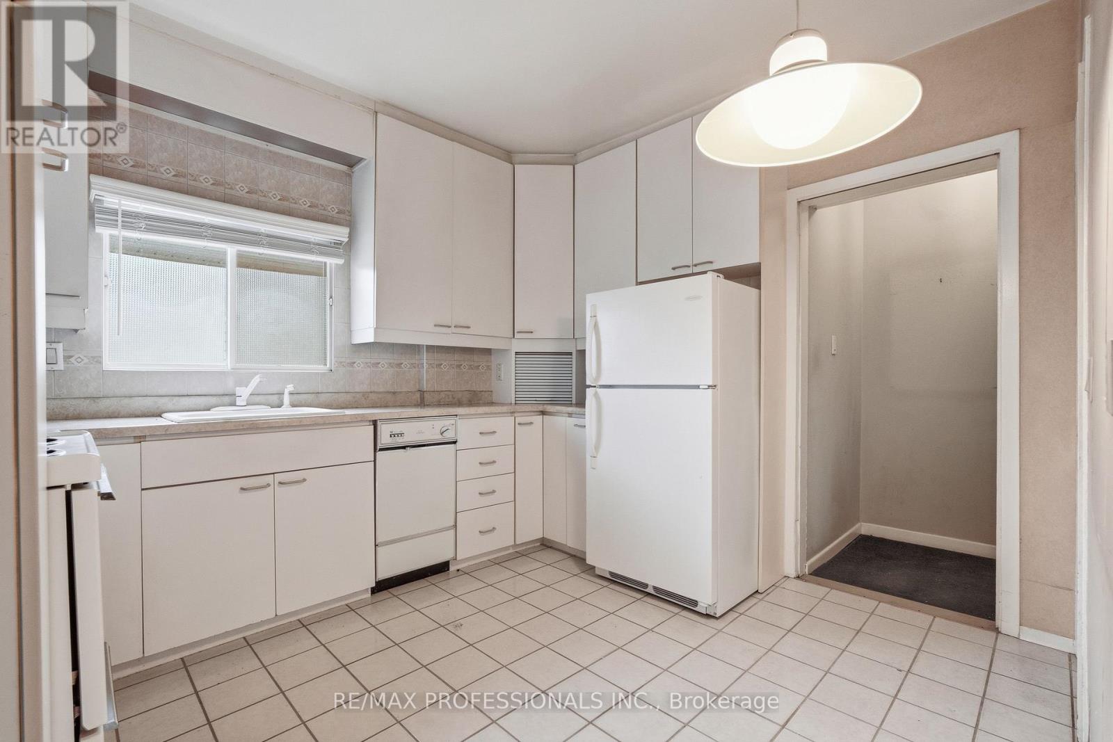 20 Fallingbrook Road, Toronto, Ontario  M1N 2T4 - Photo 11 - E13611906