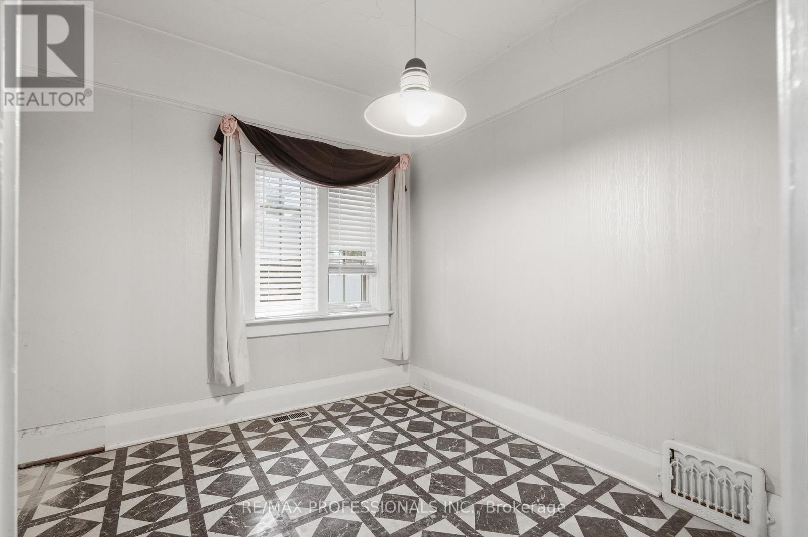 20 Fallingbrook Road, Toronto, Ontario  M1N 2T4 - Photo 24 - E13611906