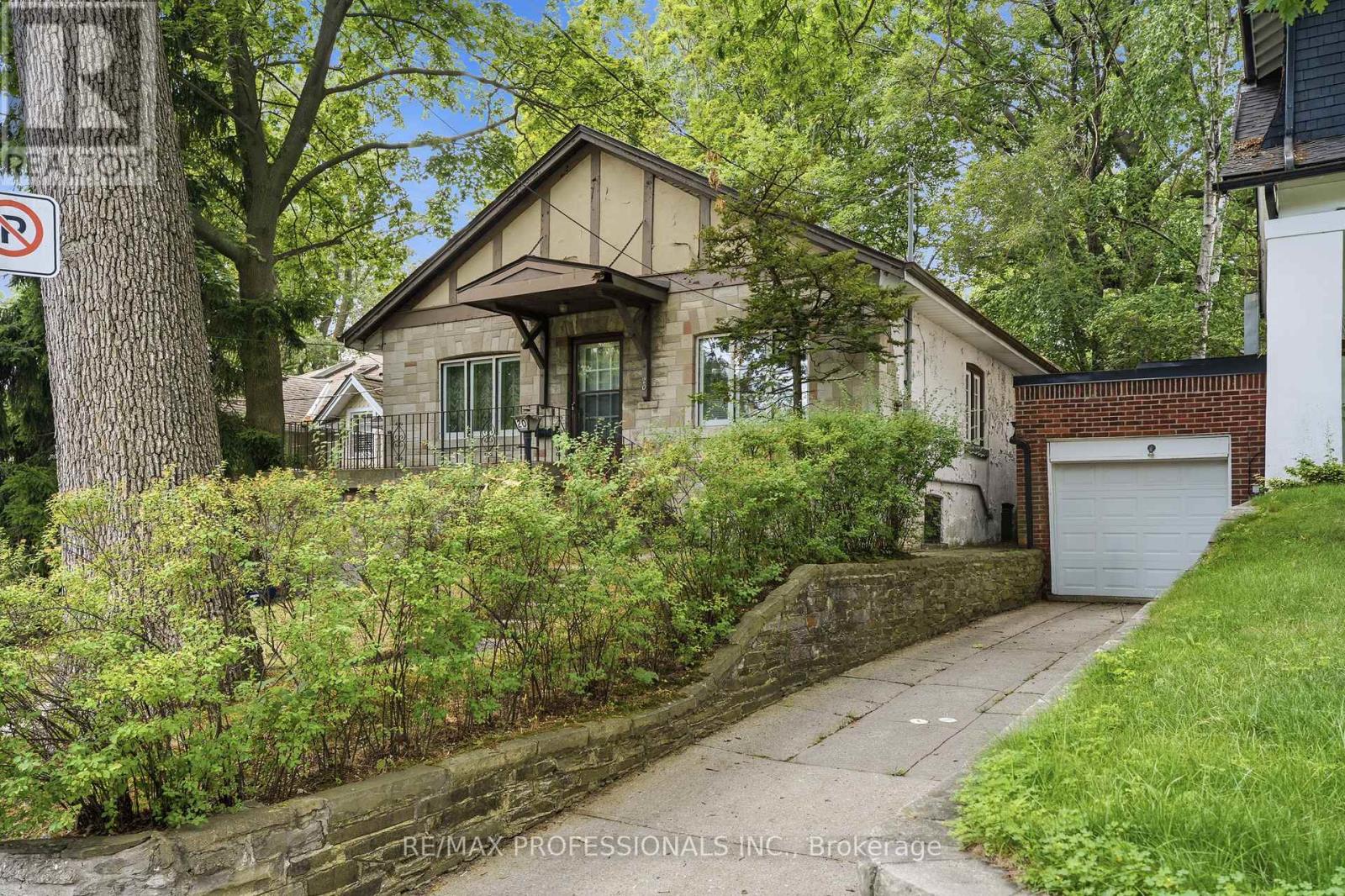 20 Fallingbrook Road, Toronto, Ontario  M1N 2T4 - Photo 3 - E13611906
