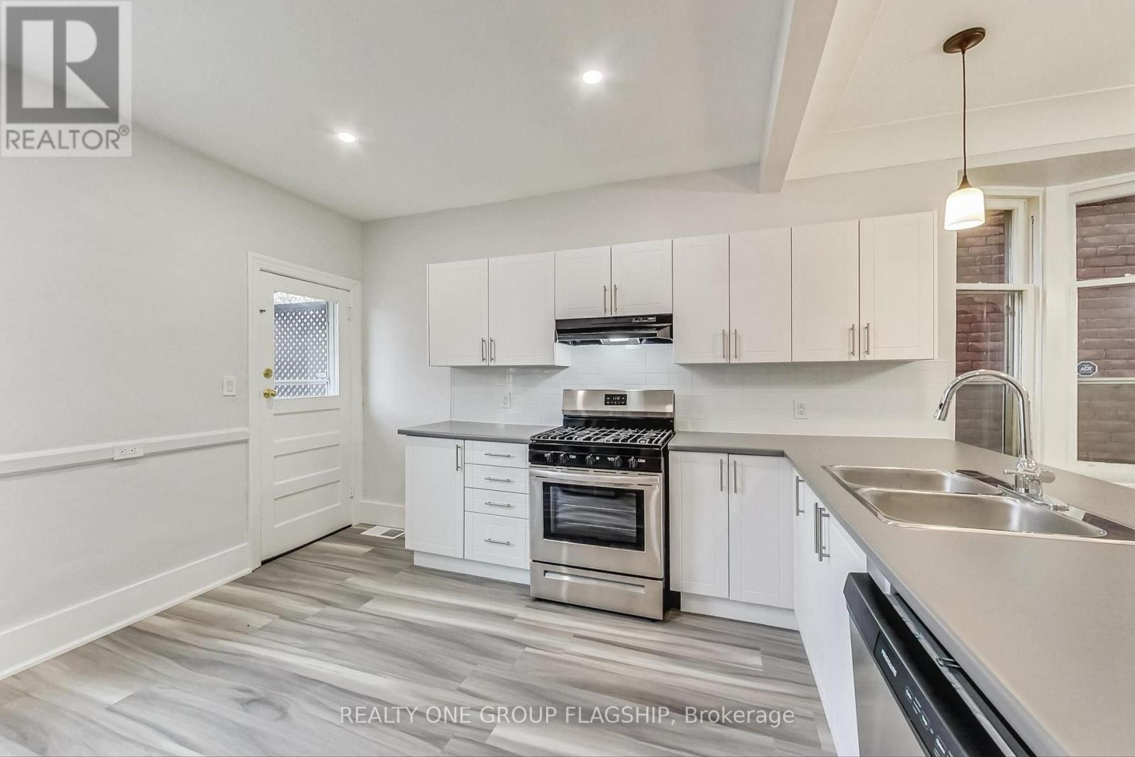 16 Huntley Street, Hamilton, Ontario  L8L 5X7 - Photo 14 - X13615692