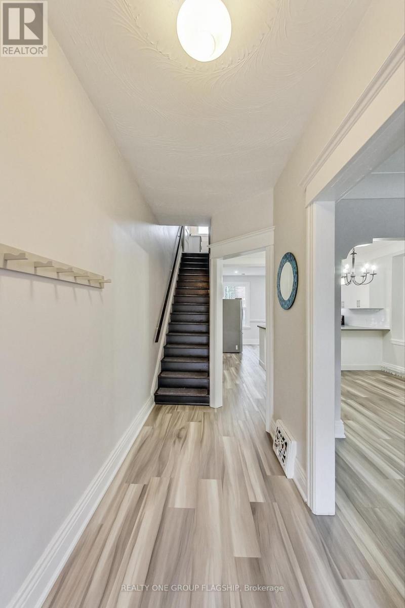 16 Huntley Street, Hamilton, Ontario  L8L 5X7 - Photo 6 - X13615692