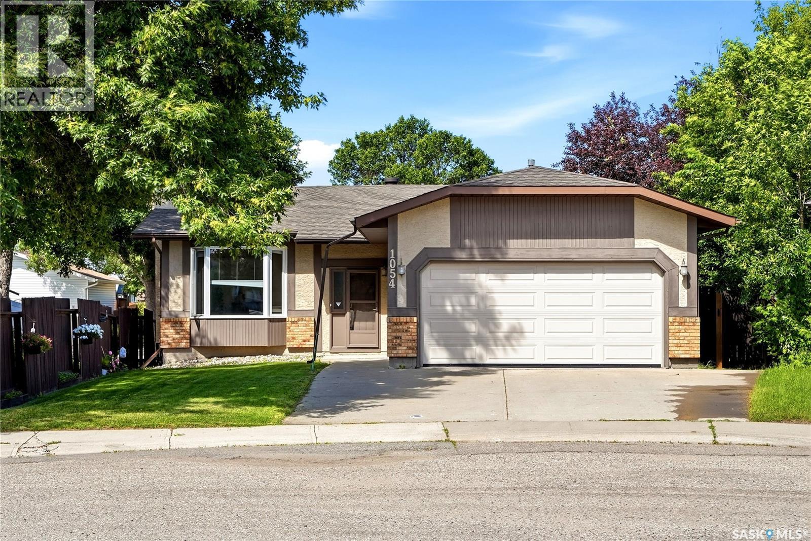 1054 Bayda Crescent, Regina, Saskatchewan  S4N 6Y6 - Photo 1 - SK043965