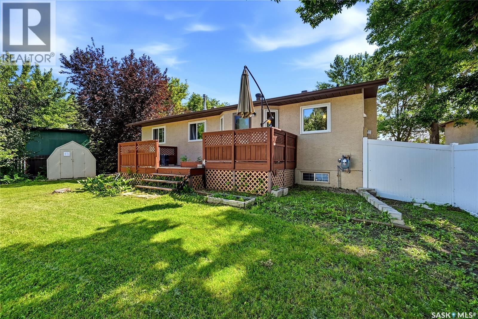 1054 Bayda Crescent, Regina, Saskatchewan  S4N 6Y6 - Photo 32 - SK043965
