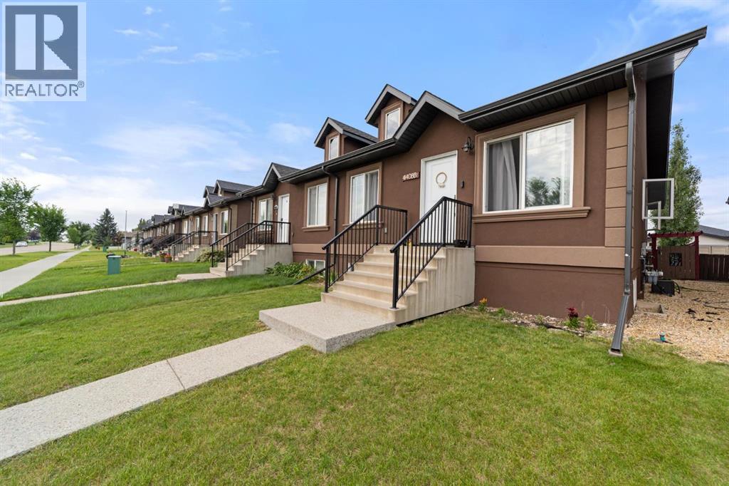 4408b 73 Street, Camrose, Alberta  T4V 5E1 - Photo 2 - A2328219