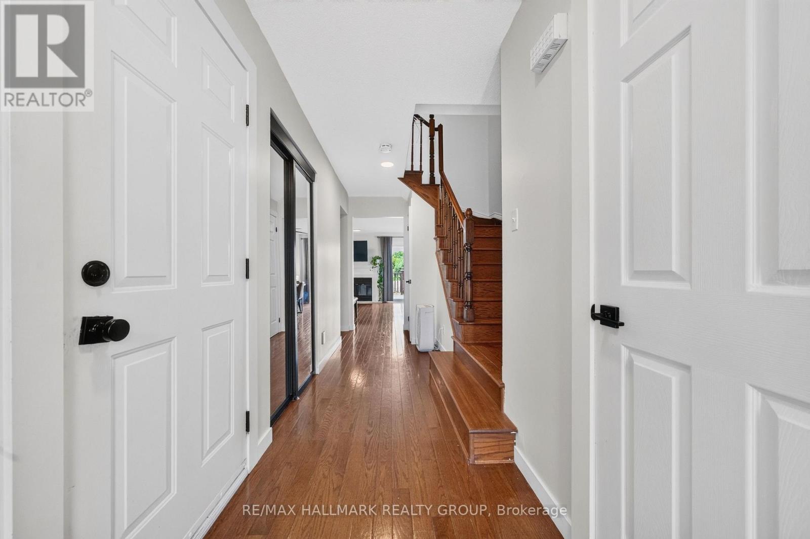 45 Birchbank Crescent, Ottawa, Ontario  K2M 2J8 - Photo 3 - X13615844