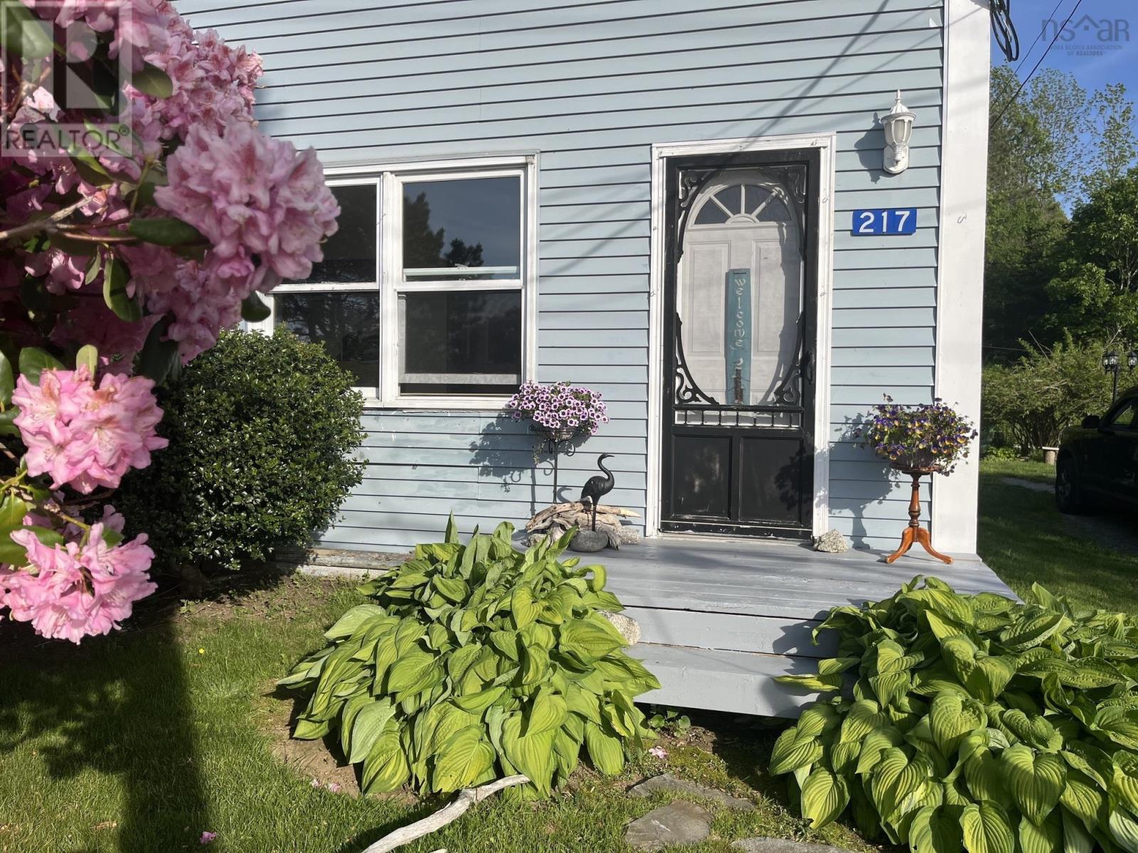 217 Waterloo Street, Liverpool, Nova Scotia  B0T 1K0 - Photo 2 - 202607678