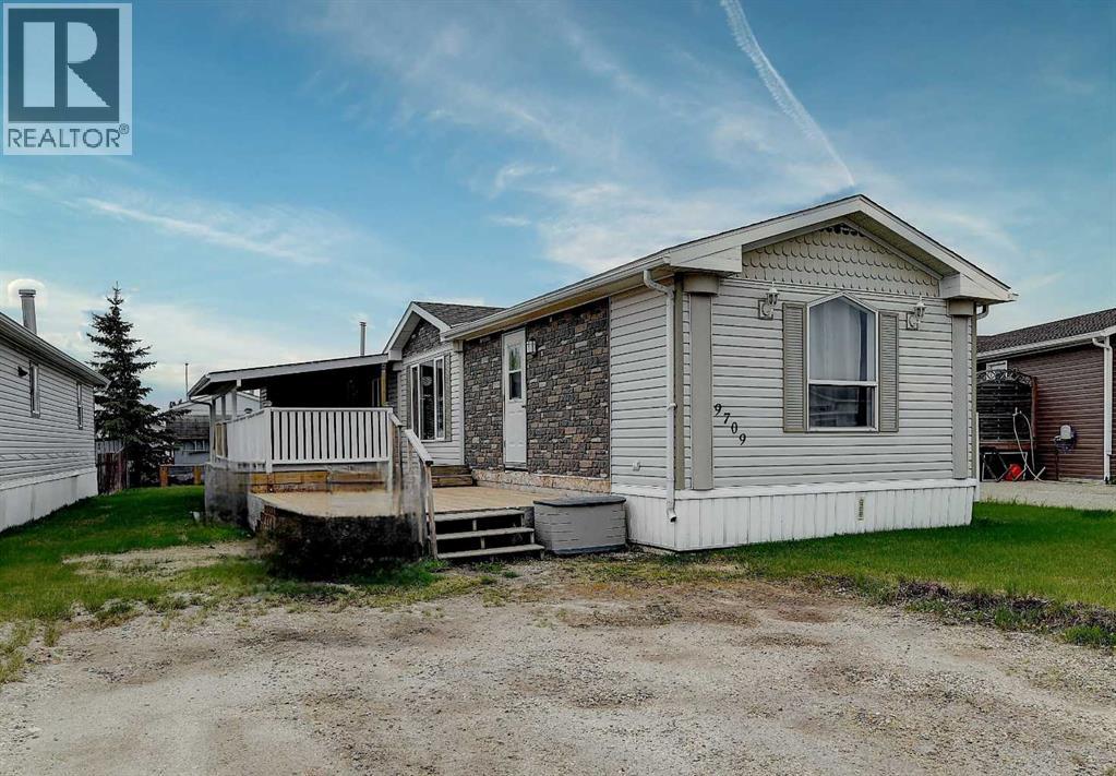 9709 110 Avenue, Clairmont, Alberta  T8X 5E1 - Photo 1 - A2317500