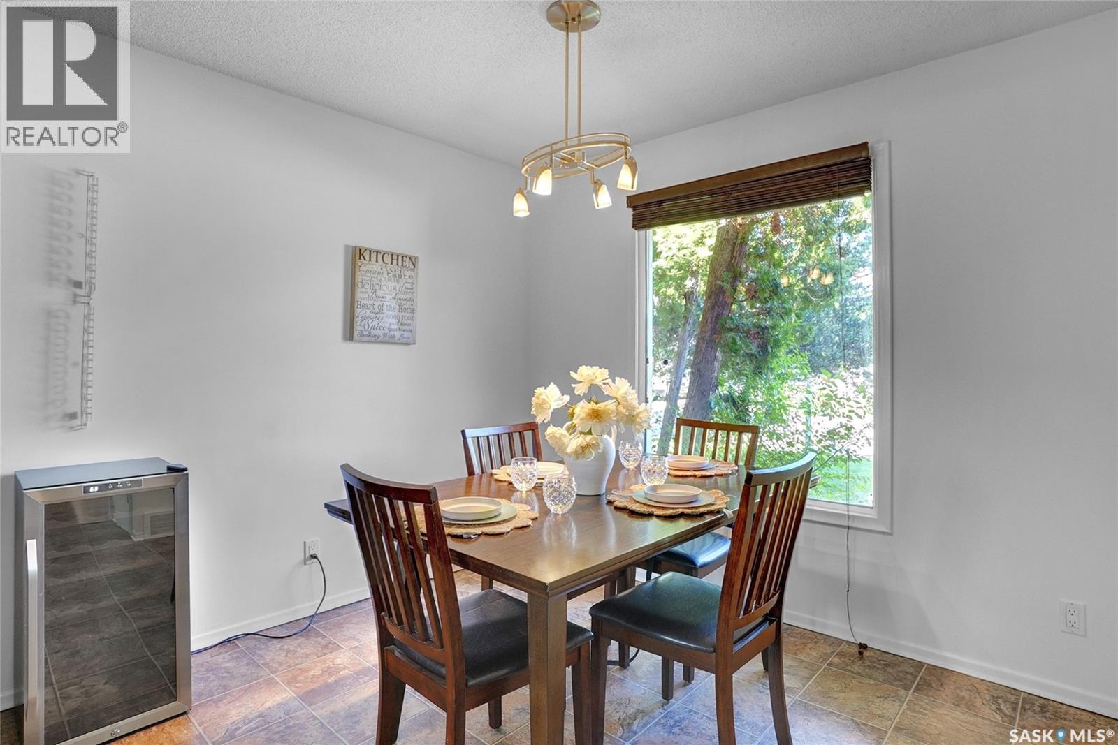1385 Queen Crescent, Moose Jaw, Saskatchewan  S6H 3G5 - Photo 11 - SK043831