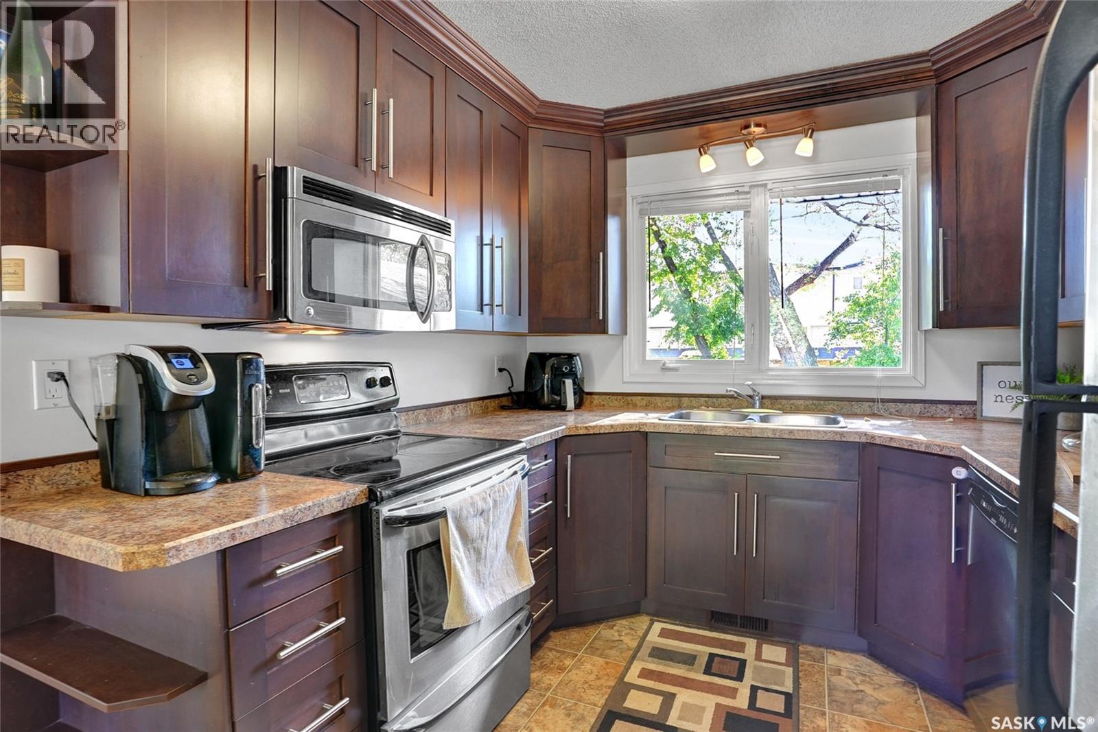 1385 Queen Crescent, Moose Jaw, Saskatchewan  S6H 3G5 - Photo 16 - SK043831