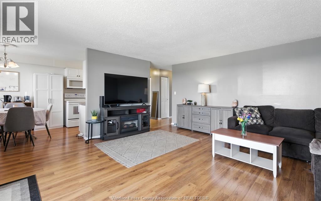 3936 Wyandotte Street East Unit# 909, Windsor, Ontario N8Y 4V1 - Photo 2 - 26018295