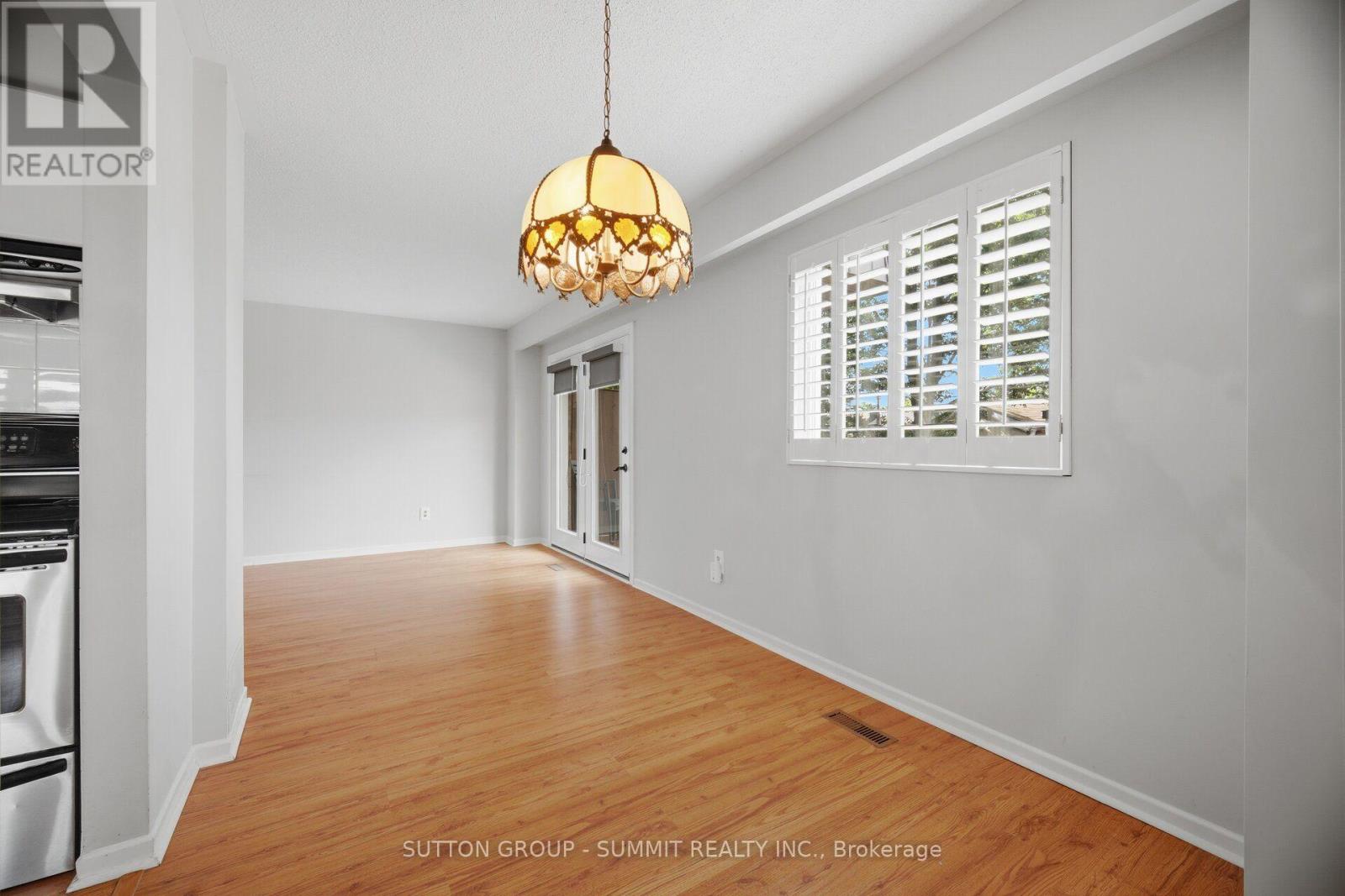 667 Green Meadow Crescent, Mississauga, Ontario L5A 2V3 - Photo 9 - W13599036