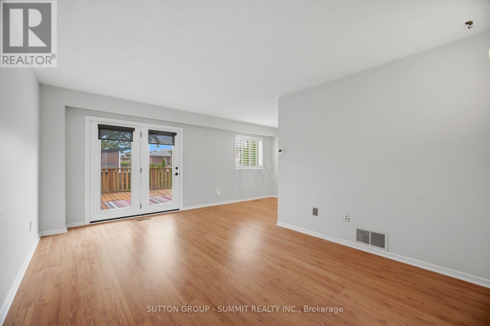 667 Green Meadow Crescent, Mississauga, Ontario L5A 2V3 - Photo 7 - W13599036
